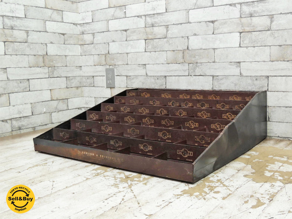 USビンテージ ディスプレイラック 店舗什器 47ポケット インダストリアルスタイル  中古品 買い取りしました。