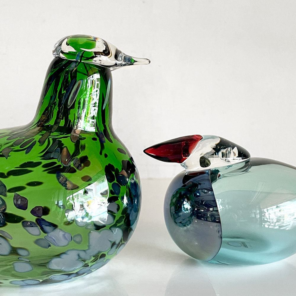 イッタラバード iittala Bird バーズバイトイッカ Birds by Toikka クイーンフィッシャー Queenfisher シーブルー＆ドーヴ グリーン Dove 2019年 スコープ別注＆ポムポムベース Pampula Vase 90mm F型 ターコイズ scope別注 ～ ガラスに宿る北欧の風景～