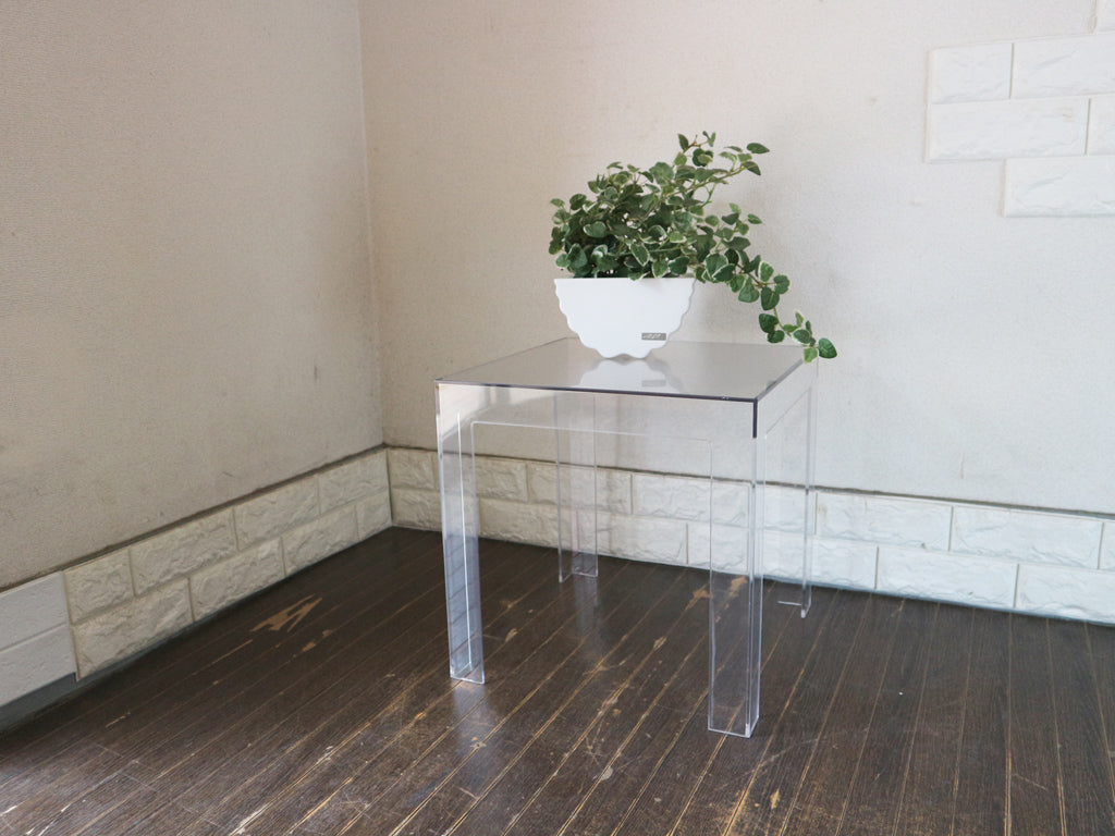 カルテル Kartell ジョリー JOLLY サイドテーブル クリア パオロ・リザット Paolo Rizzatto 中古品  買い取りしました。