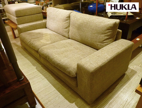 ドイツと日本の技術が融合した快適ソファ～HUKLA/フクラ　3pソファ＆オットマンスツール【買取＆販売＆レンタル】