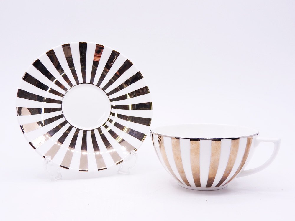 ウェッジウッド WEDGWOOD ジャスパーコンラン JASPER CONRAN ティーカップ&ソーサー C/S プラチナ 白磁 英国  中古品 買い取りしました。