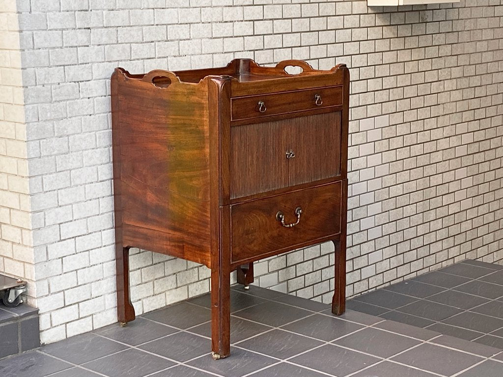 UKビンテージ 英国アンティーク 蛇腹扉 カクテルワゴンキャビネット バーテーブル  中古品 買い取りしました。