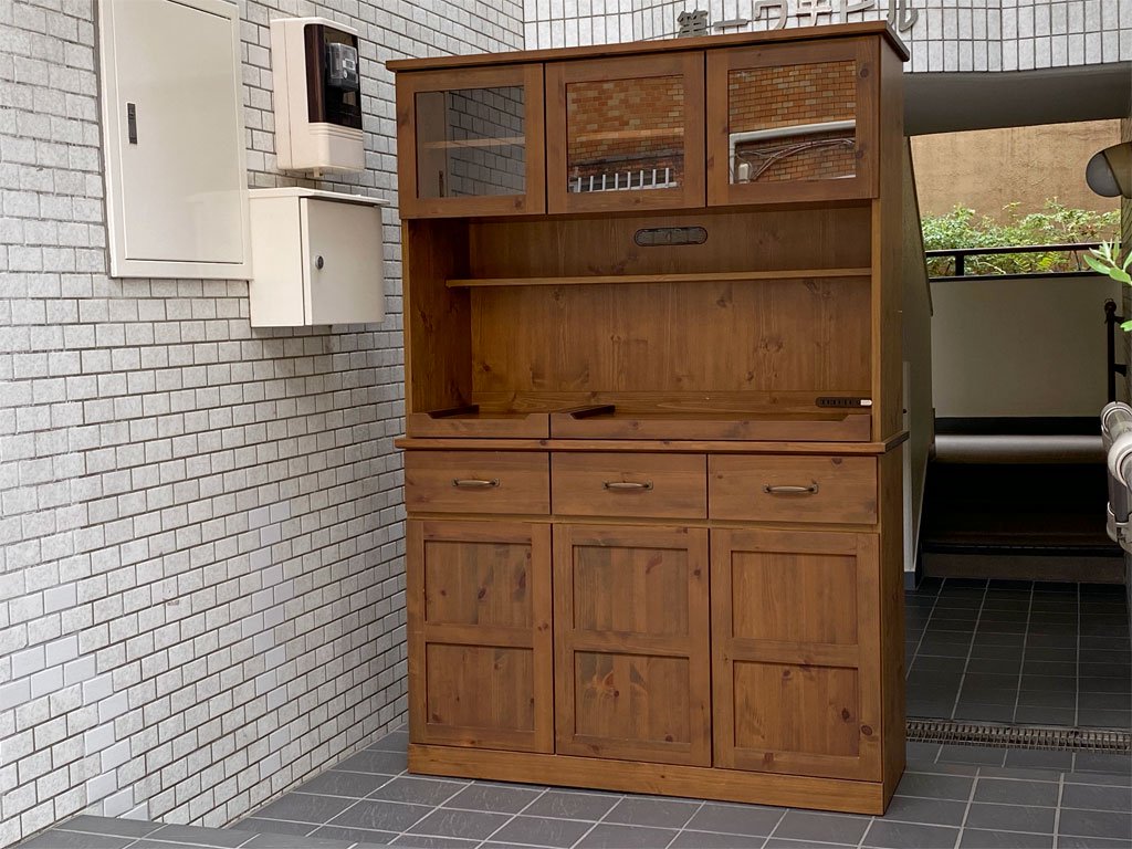 ウニコ unico オトゥール AUTEUR キッチンボード カップボード 食器棚 パイン材 ～ヴィンテージ家具のような深みのある佇まい～