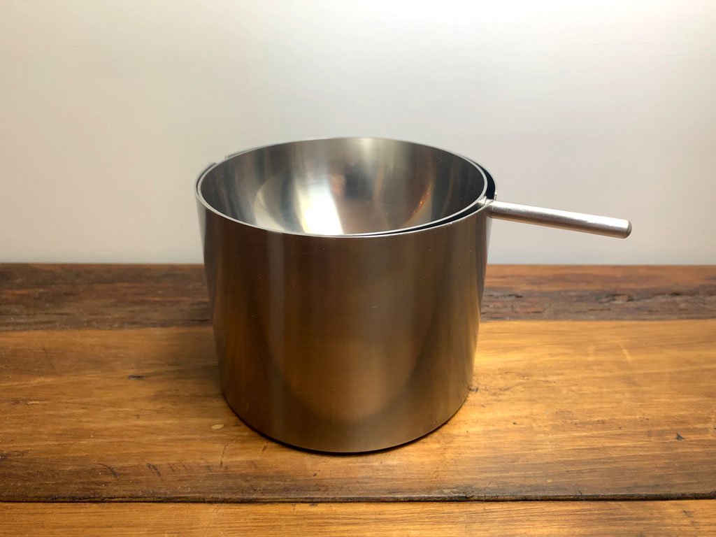 ステルトン Stelton シリンダライン Cylinda Line リボルビング・アッシュトレー 灰皿 L アルネ・ヤコブセン Arne Jacobsen デンマーク 定価￥18,700- 中古品  買い取りしました。