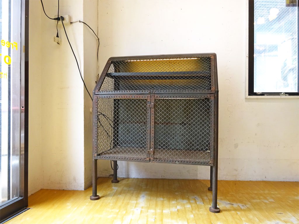インダストリアル アイアン ワイヤー ディスプレイケース キャビネット Industrial Iron Wire Display case cabinet 中古品 買い取りしました。