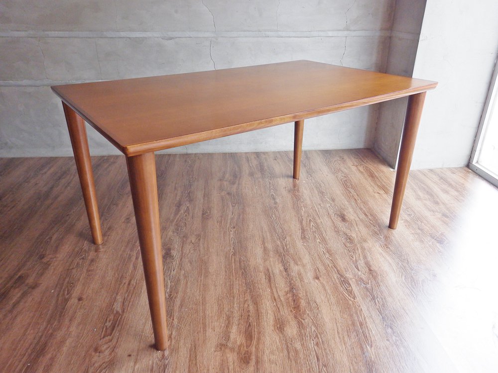 カリモク60+ ロクマルプラス karimoku ダイニングテーブル 幅130cm D36490 ウォールナットカラー 定価69,300円 中古品 買い取りしました。
