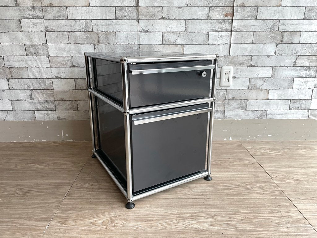 ユーエスエムハラー USM Haller モジュラーファニチャー Modular Furniture デスクワゴン グラファイトブラック 2段 ロールボーイ 中古品  買い取りしました。