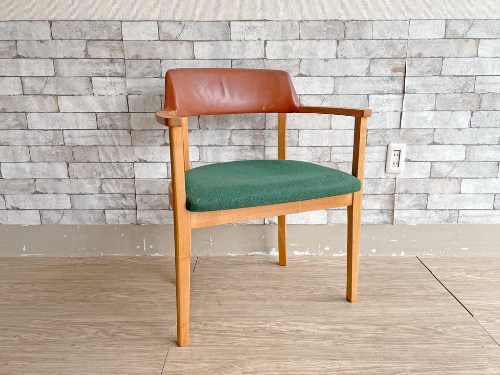 北欧スタイル Scandinavian Style ダイニングチェア アームチェア レザー×ファブリック チェリー 北欧家具 中古品  買い取りしました。