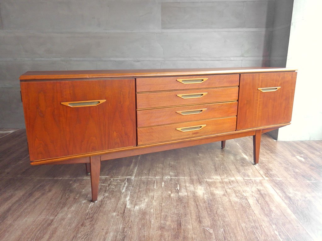 ジェンティーク Jentique チーク材 サイドボード 60's 幅183 抽斗4杯 UK ビンテージ 英国 希少 中古品 買い取りしました。