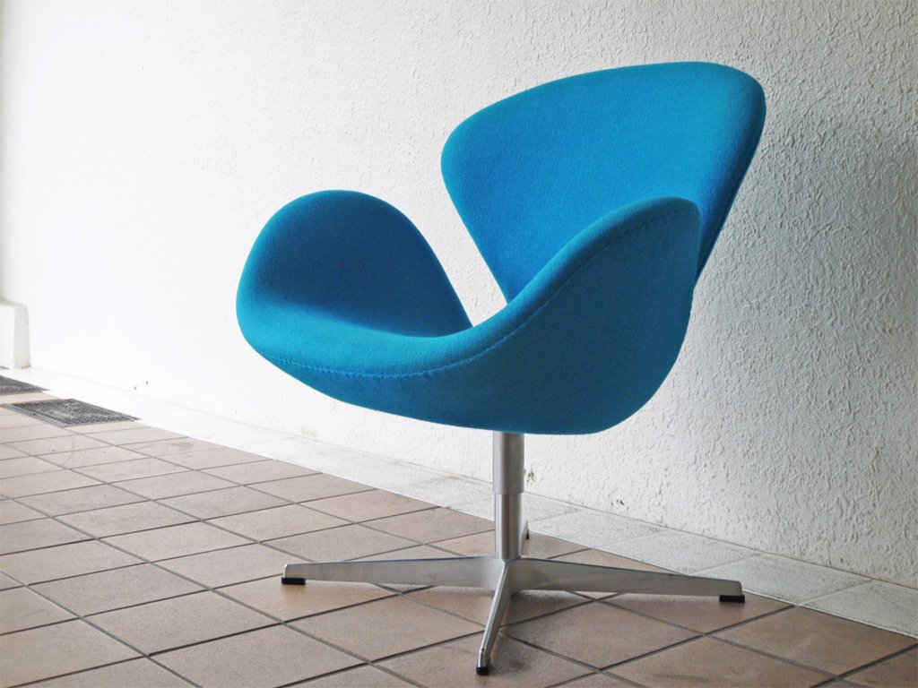 フリッツハンセン Fritz Hansen スワンチェア SWAN ライトブルー アルネ ヤコブセン Arne Jacobsen デンマーク ～ メーカーが繋ぐ、デザイナーの意思 ～