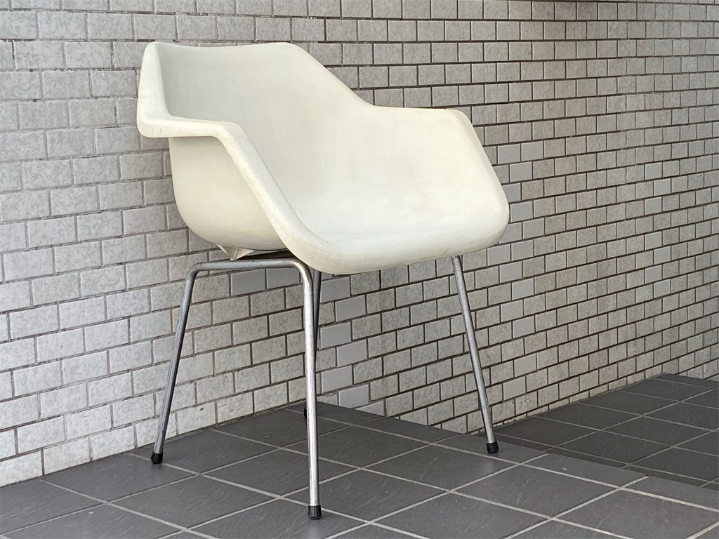 ヒル HILLE ポリプロップチェア Polyprop chair アームチェア ホワイト ロビン・デイ Robin Day ミッドセンチュリー UKビンテージ ～人々の為のかたち～