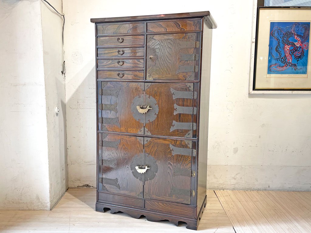 李朝家具 5枚扉 薬箪笥 隠し扉 多段チェスト 収納 キャビネット ヤクジャン 時代家具 古美術 朝鮮棚 箪笥 真鍮 魚鍵付 中古品 買い取りしました。