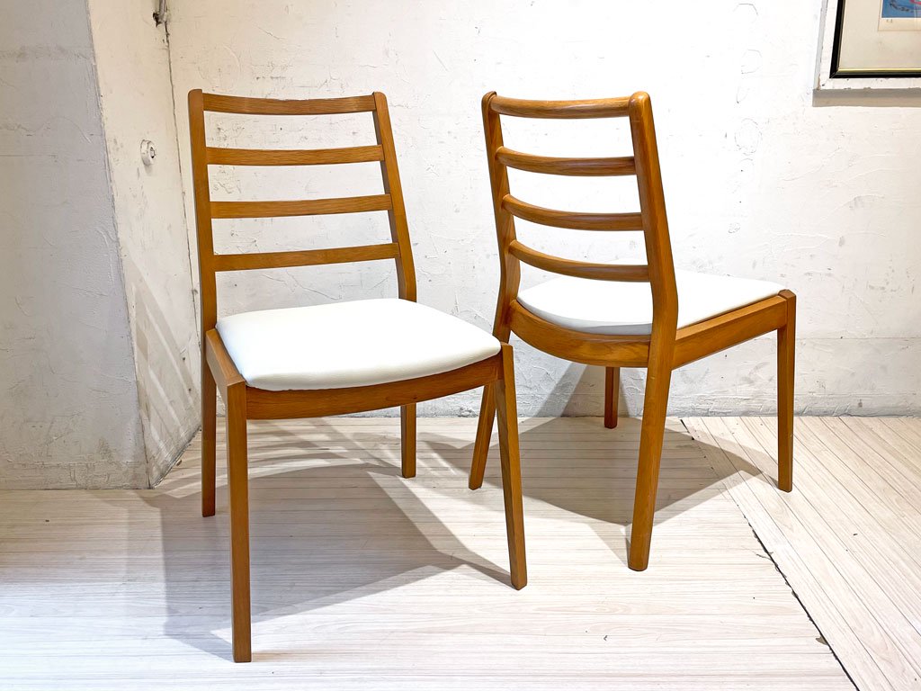IDC大塚家具 OTSUKA シネマ CINEMA レッドオーク無垢材 ダイニングチェア 2脚セット PVCレザー ナチュラルモダン 中古品 買い取りしました。