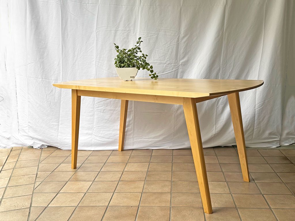 イデー IDEE アーク ARC ダイニングテーブル メープル無垢材 ナチュラルスタイル 北欧スタイル W160cm 中古品 買い取りしました。