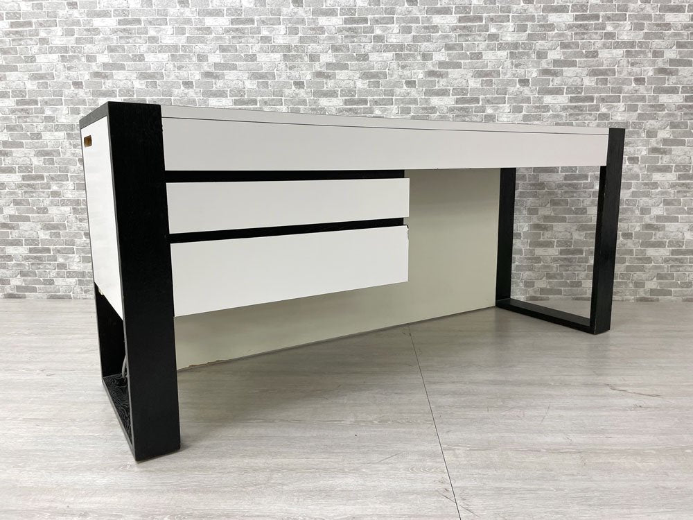 倉俣史朗 Shiro Kuramata デザイン ライティングデスク ブラック つくばセンタービル 筑波第一ホテル 1983年 フルオーダー品 希少 中古品 買い取りしました。