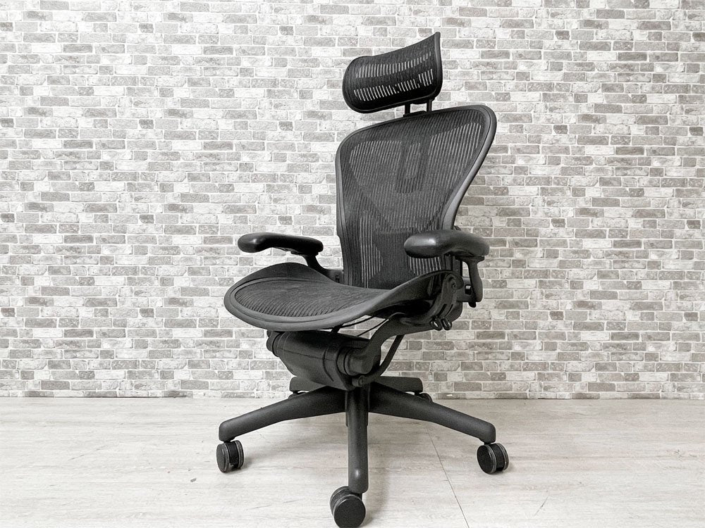 ハーマンミラー Herman Miller アーロンチェア Bサイズ ヘッドレスト付き ポスチャーフィット グラファイトベース フル装備 ビル・スタンフ＆ドン・チャドウィック 中古品 買い取りしました。