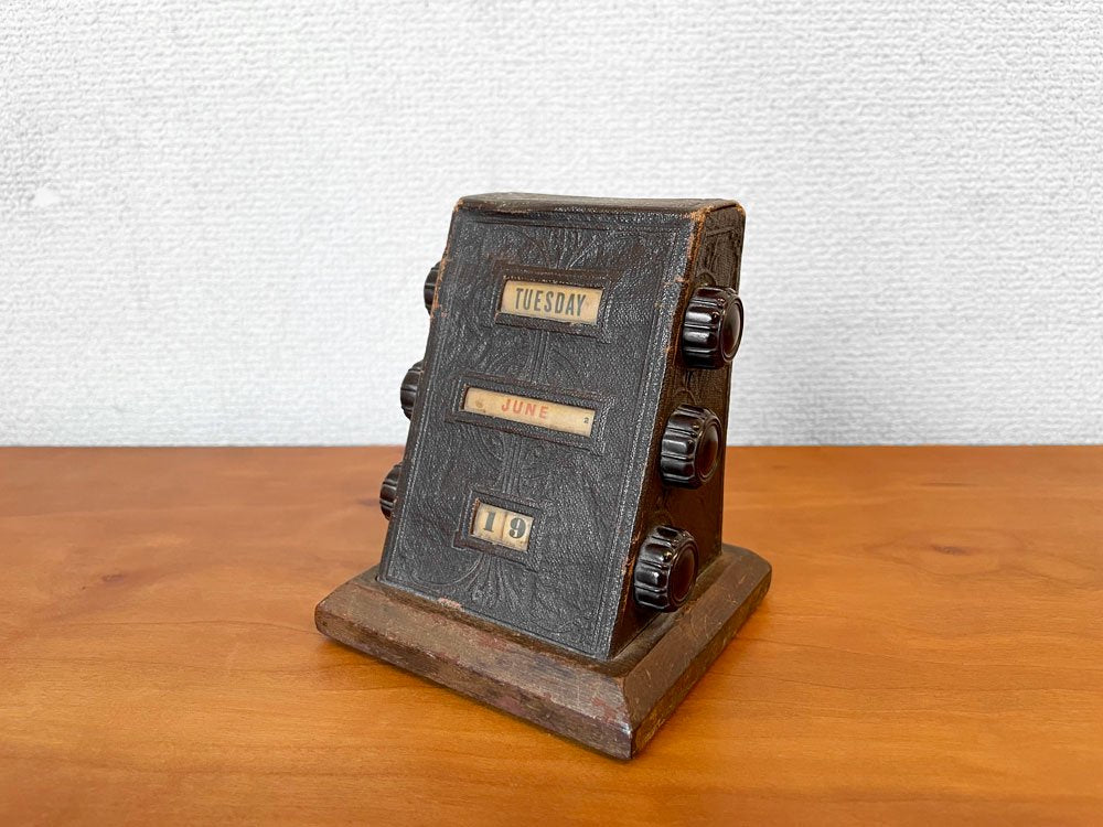 F&M社 Finch & McCullouch パーペチュアルカレンダー 卓上万年カレンダー レザー アールデコ USビンテージ 中古品  買い取りしました。
