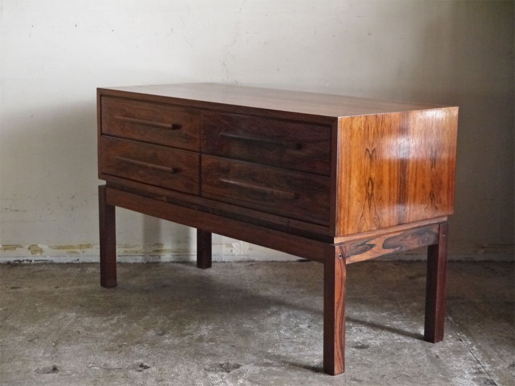 ノルウェービンテージ Norway Vintage ブライシュタイン BREISTEIN ブラジリアンローズウッド サイドチェスト ローチェスト 2段 4ドロワー 北欧家具 中古品 買い取りしました。