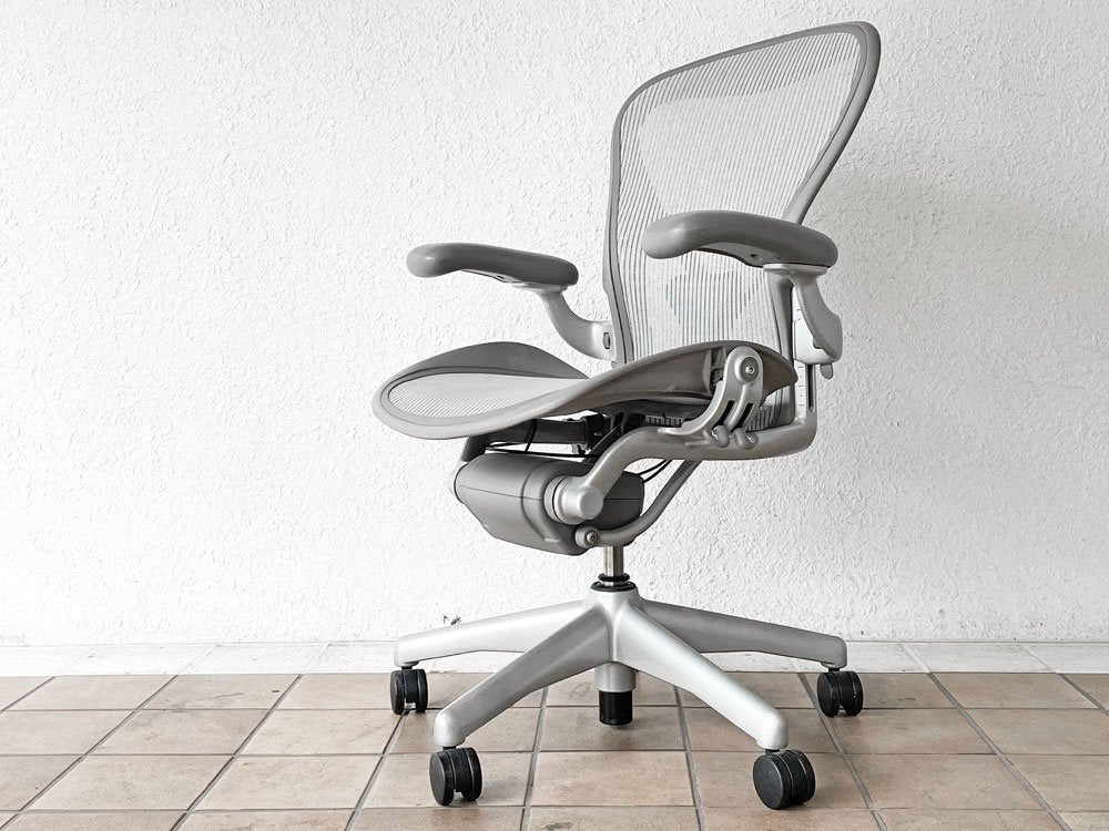 ハーマンミラー Herman Miller アーロンチェア Bサイズ ポスチャーフィット フル装備 チタニウムカラーベース デスクチェア オフィスチェア バナナクッション新品 中古品 買い取りしました。