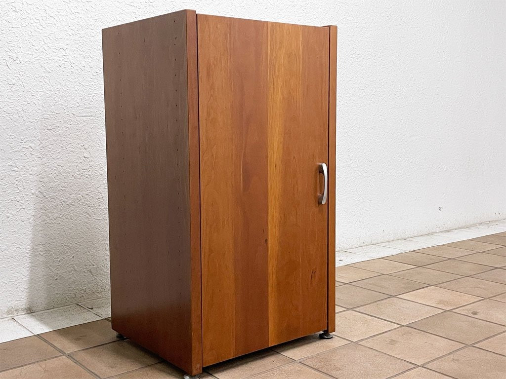 ボーコンセプト Bo Concept ベーシック Basic スリムキャビネット チェリー材 北欧 デンマーク モダン 廃番 中古品 買い取りしました。