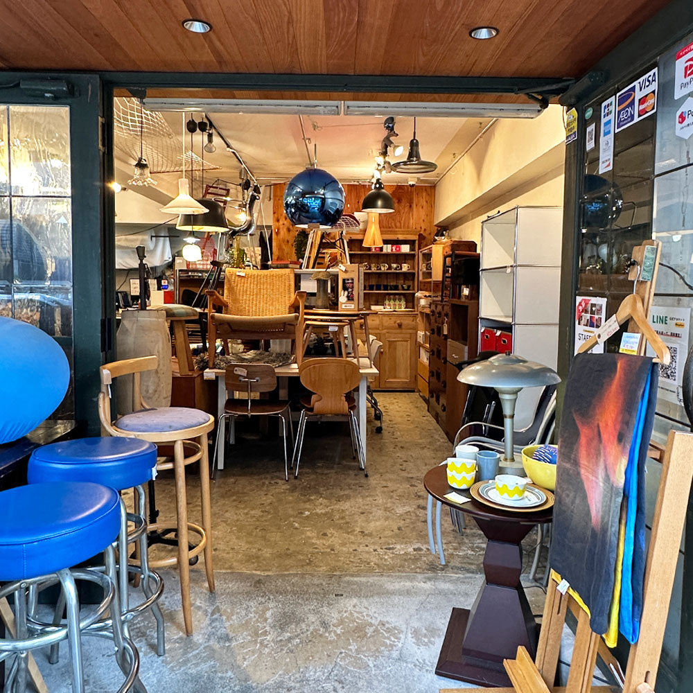 自由が丘店 今月の店内紹介 ～ミズ、自由が丘に立つ～