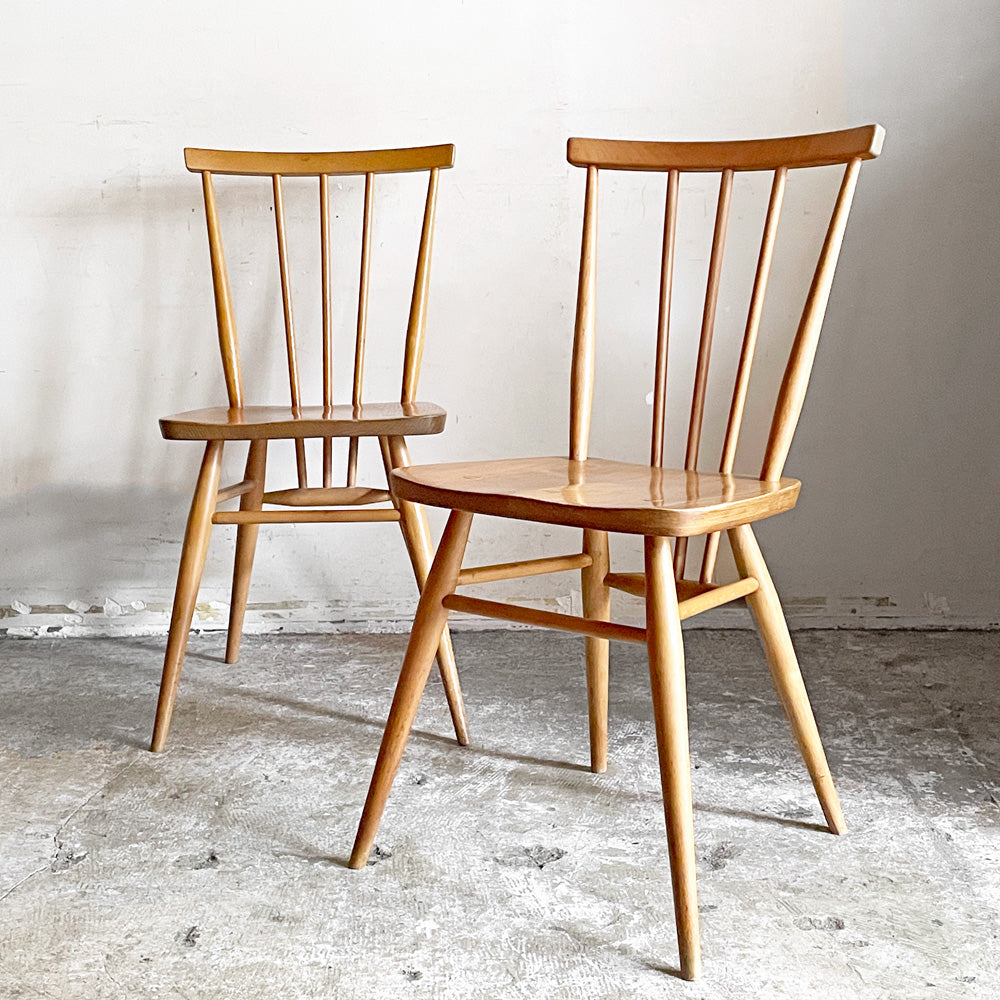 【自由が丘店】アーコール Ercol スティックバックチェア スピンドルチェア エルム材 UKビンテージ Vintage 英国家具 計2脚 買取させていただきました。