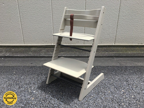 ノルウェー ストッケ STOKKE トリップトラップ TRIPPTRAPP チェア 新型 ガード付 グレー ～ グレーカラーが新鮮！不動の人気を誇るベビーチェア。 【買取と販売とレンタルのお店】