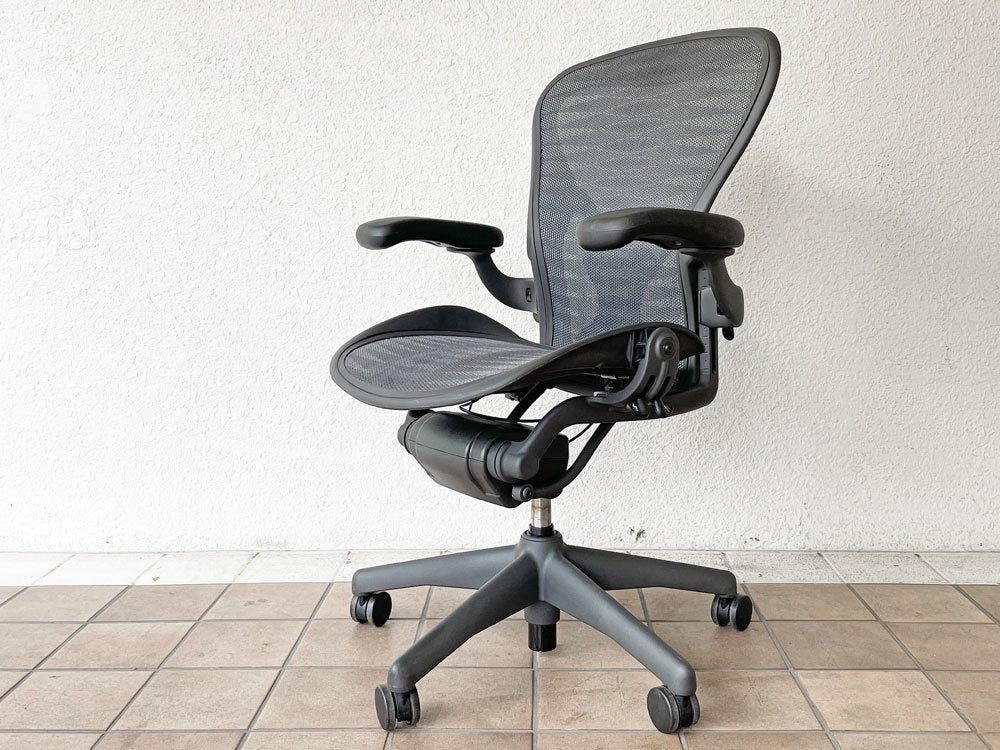 ハーマンミラー Herman Miller アーロンチェア Bサイズ ポスチャーフィット タキシードブラック グラファイトベース デスクチェア フル装備 中古品 買い取りしました。