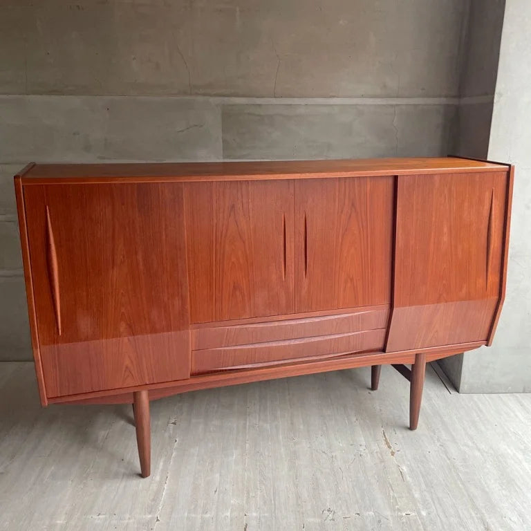 【学芸大学店】北欧ビンテージ Scandinavian Vintage チーク×ローズウッド サイドボード バーキャビネット W180 デンマーク 北欧家具 ミッドセンチュリー 買取させていただきました。