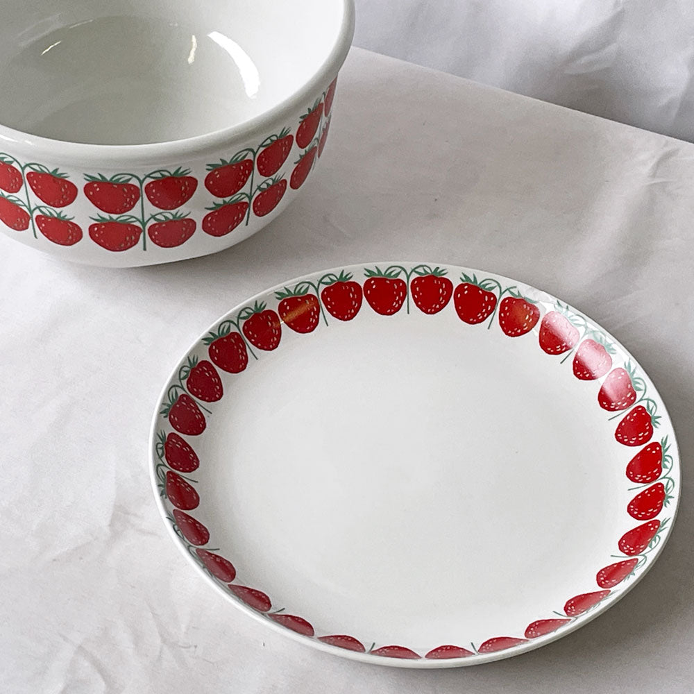  【用賀店】アラビア ARABIA ポモナ POMONA プレート イチゴ Φ23cm & ボウル ライヤ・ウォシッキネン 北欧食器 フィンランド ビンテージ 買取させていただきました。