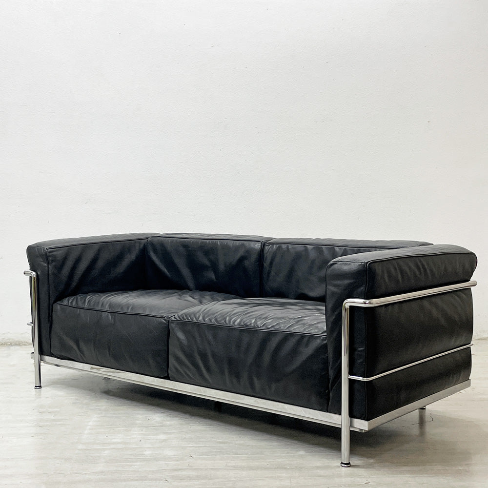 【祖師ヶ谷大蔵店】カッシーナ Cassina LC3 グラン コンフォール 2Pソファ 2シーター レザー 本革 ル・コルビュジェ MoMA永久所蔵品 モダンデザイン 定価約￥1,870,000- 買取させていただきました。