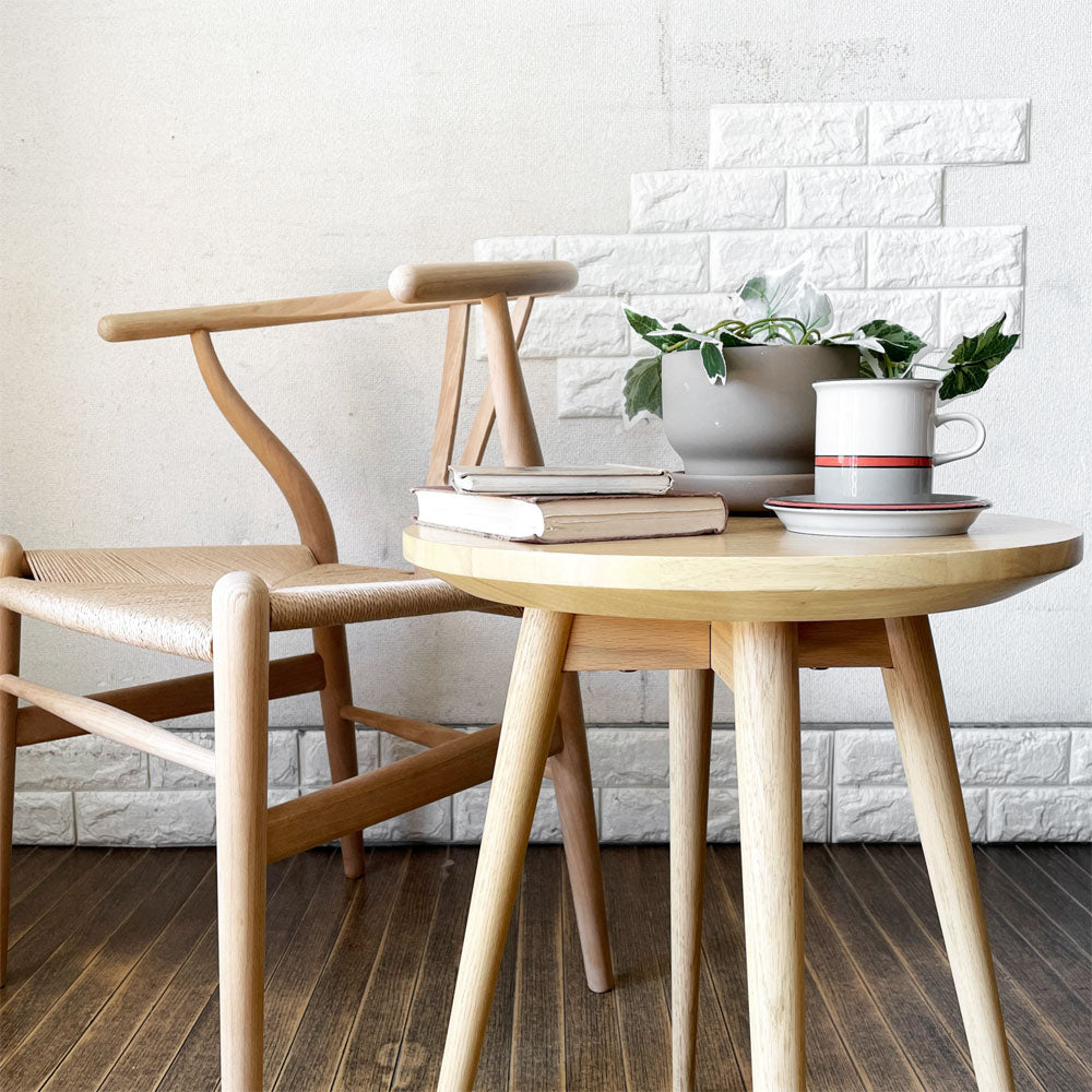 冨士ファニチア FUJI FURNITURE ナギ Nagi サイドテーブル T04510S オーク材 天板Φ40cm 小林幹也 定価￥44,000- ～ さりげない居心地を ～