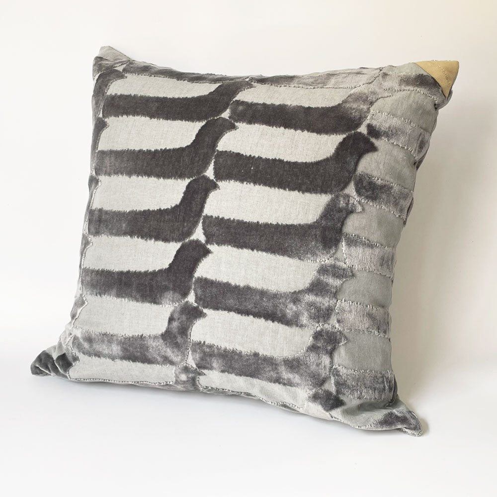 【下北沢店】ミナペルホネン minaperhonen 皆川明 Akira Minagawa バードボート bird boat 2018 クッションカバー + クッション入  買取させていただきました。