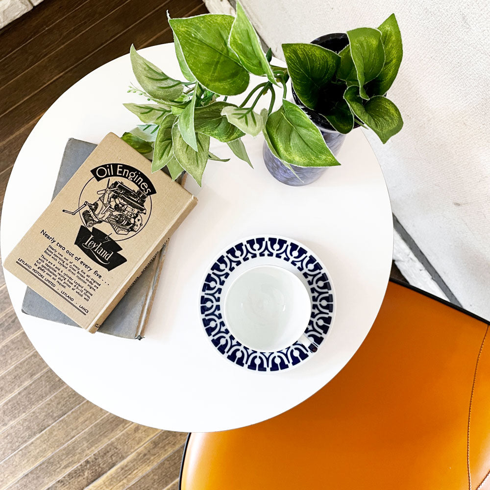 ハーマンミラー Herman Miller ペデスタルテーブル Nelson Pedestal Table サイドテーブル Φ43cm ホワイト天板 ジョージ・ネルソン ミッドセンチュリー 定価￥156,200- ～ 変わらない美しさ ～