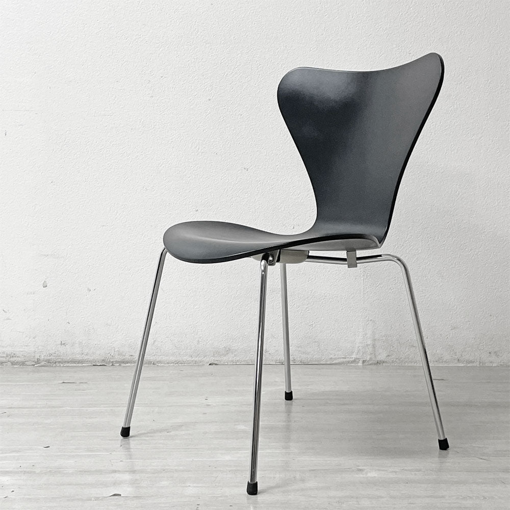 【祖師ヶ谷大蔵店】フリッツハンセン Fritz Hansen セブンチェア ダイニングチェア ブラック ラッカー再塗装 アルネ・ヤコブセン デンマーク スタッキングチェア 北欧家具 買取させていただきました。