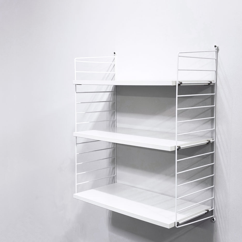 【祖師ヶ谷大蔵店】ストリングファニチャー String Furniture ストリングシステム シェルフ 棚板3枚 ウォールパネル ホワイト 壁付け棚 買取させていただきました。