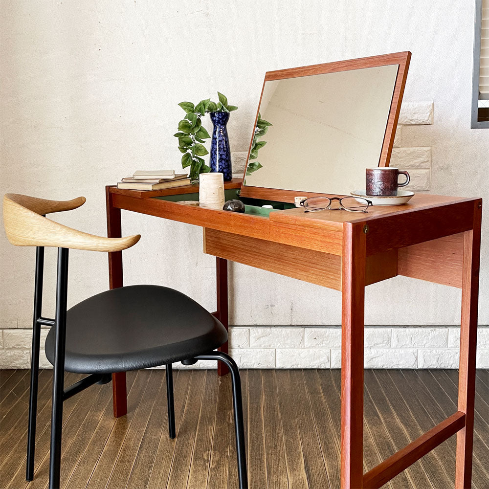 ボダフォース Bodafors チーク材 デスクドレッサー ミラー&収納付 W90.5cm バーティル・フリードホーゲン スウェーデンビンテージ 北欧家具 ～ 自分と向き合う特別な居場所