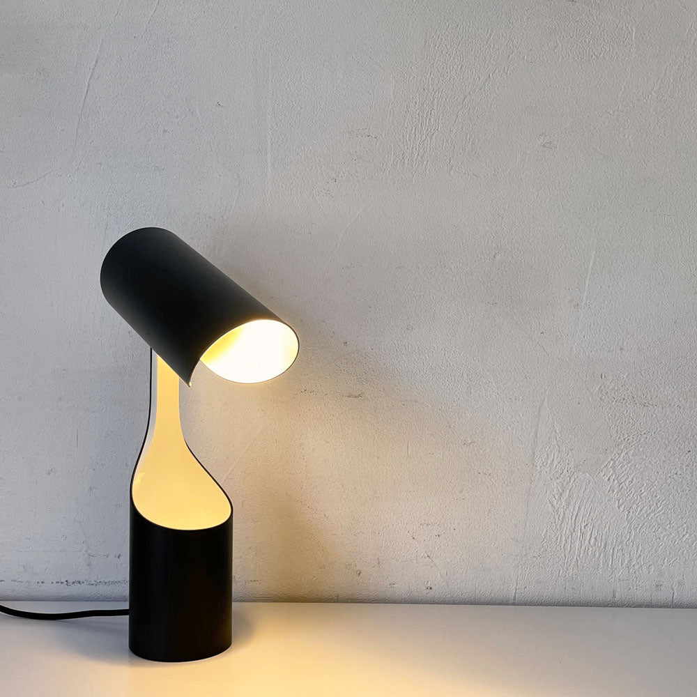 【下北沢店】レクリント LE KLINT ムタチオ MUTATIO テーブルランプ TABLE LAMP スチール 北欧 デンマーク 定価￥132,000- 買取させていただきました。