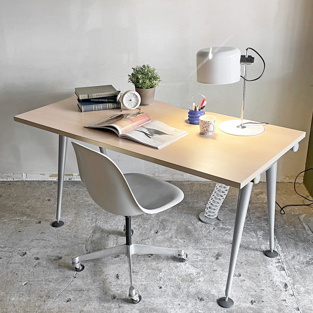 ハーマンミラー Herman Miller アバック エンバイロメンツ ABAK ミーティングテーブル デスク W140cm ナチュラルカラー ケーブルスパイン付き ティム・ウォレス ～オフィス家具の先駆的デザイナーのプロダクト～