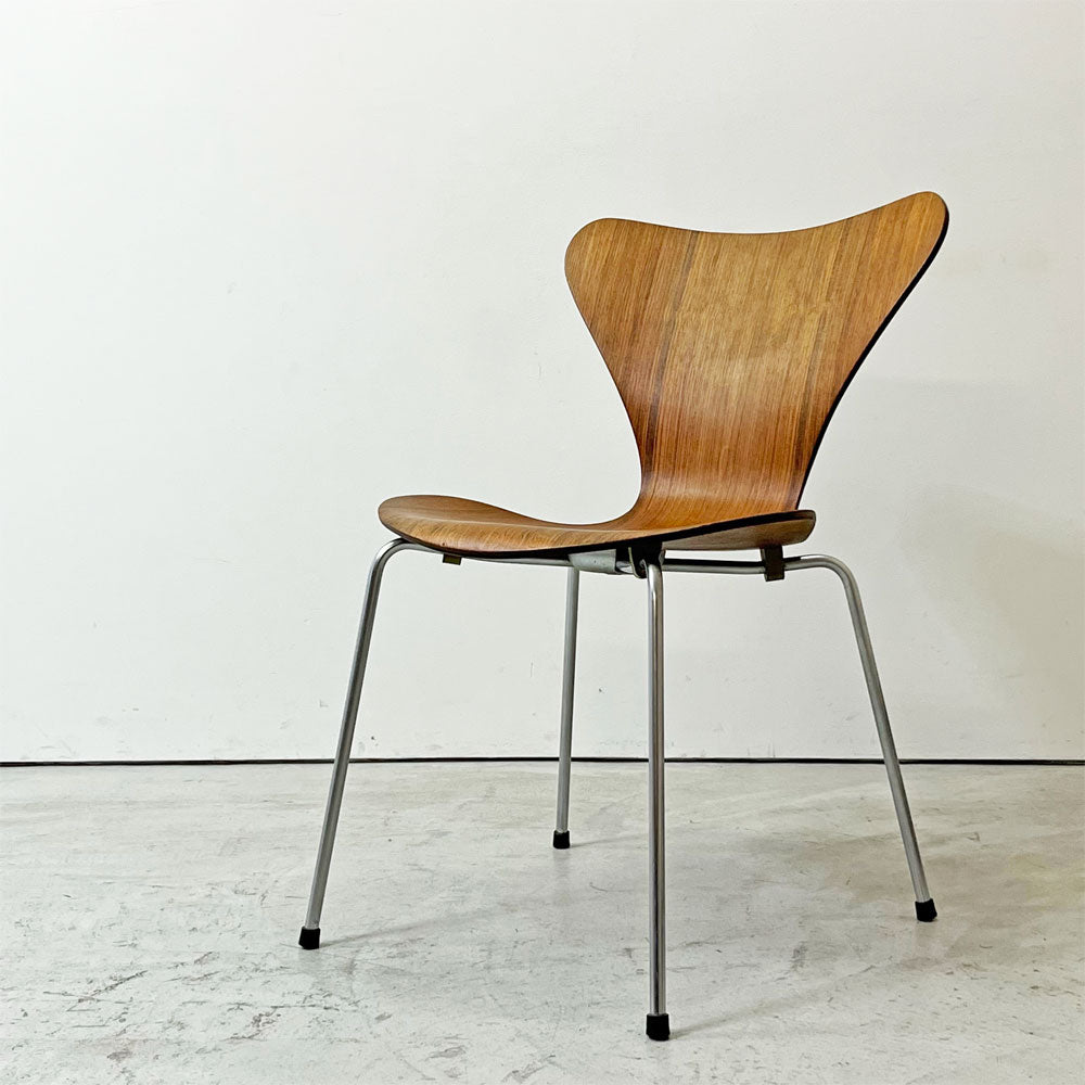 【祖師ヶ谷大蔵店】フリッツハンセン Fritz Hansen ビンテージ セブンチェア スタッキングチェア ローズウッド メタルカップ 1963-67年 アルネ・ヤコブセン 北欧 デンマーク 希少 現状品 買取させていただきました。