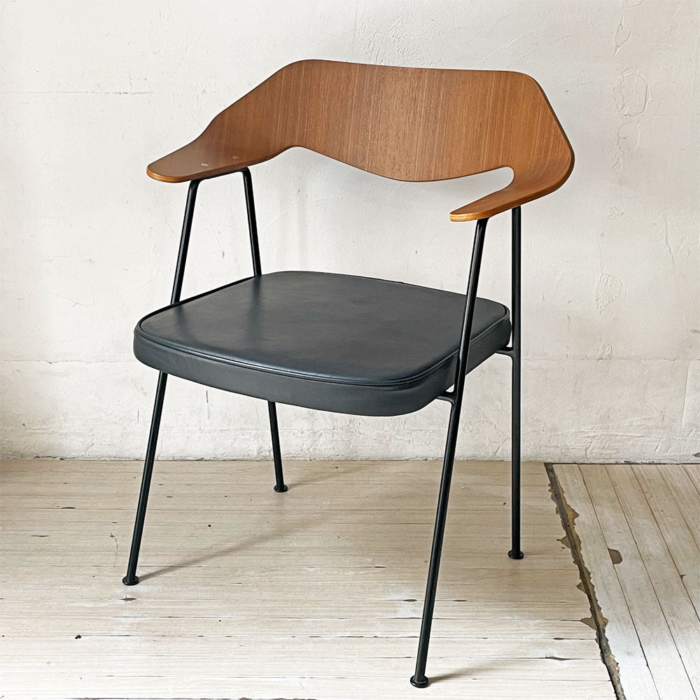 【下北沢店】ケースファニチャー Case Furniture 675 チェア ロビンデイ Robin Day デザイン 買取させていただきました。
