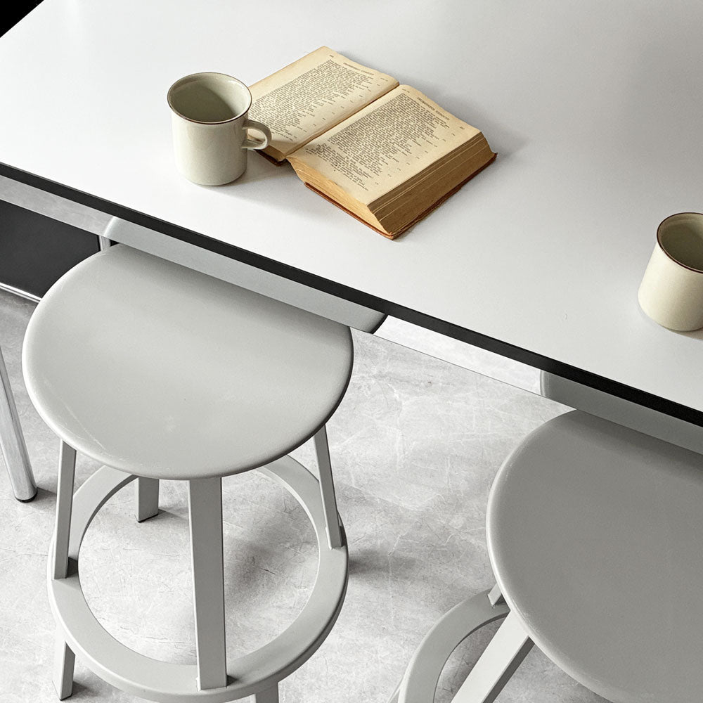 ヘイ HAY リボルバー バースツール ロー REVOLVER BAR STOOL LOW H65cm スカイグレー 回転式座面 レオン・ランズメイヤー デンマーク～ミニマルに使う