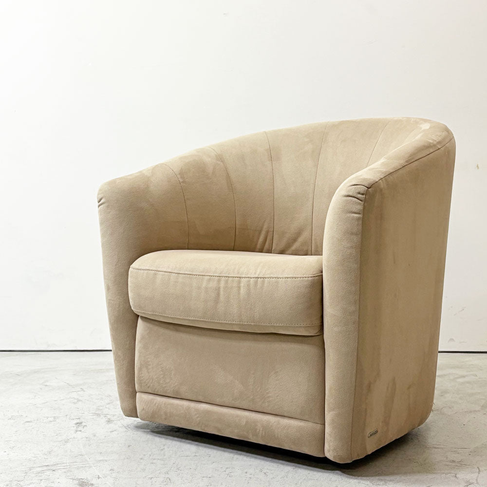 【祖師ヶ谷大蔵店】ナツッジイタリア NATUZZI ITALIA A835 スイベルソファ 1p ラウンジチェア ファブリックシート スウェード生地 回転座面 イタリア 買取させていただきました。