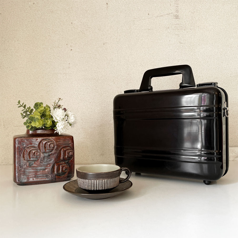 ゼロハリバートン ZERO HALLIBURTON シガレットケース ヒュミドールケース 葉巻入れ 30本 ブラック 31×26cm 保湿器＆温度湿度計付 ～全然知らない世界～