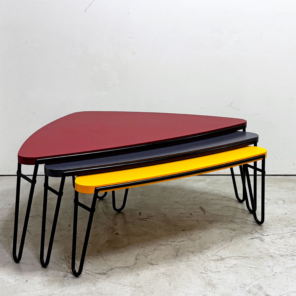 【祖師ヶ谷大蔵店】カッシーナ Cassina 519 PETALO ペタロ ローテーブル ネストテーブル 3pcs Red x Glay x Yellow シャルロット・ペリアン Charlotte Perriand 買取させていただきました。