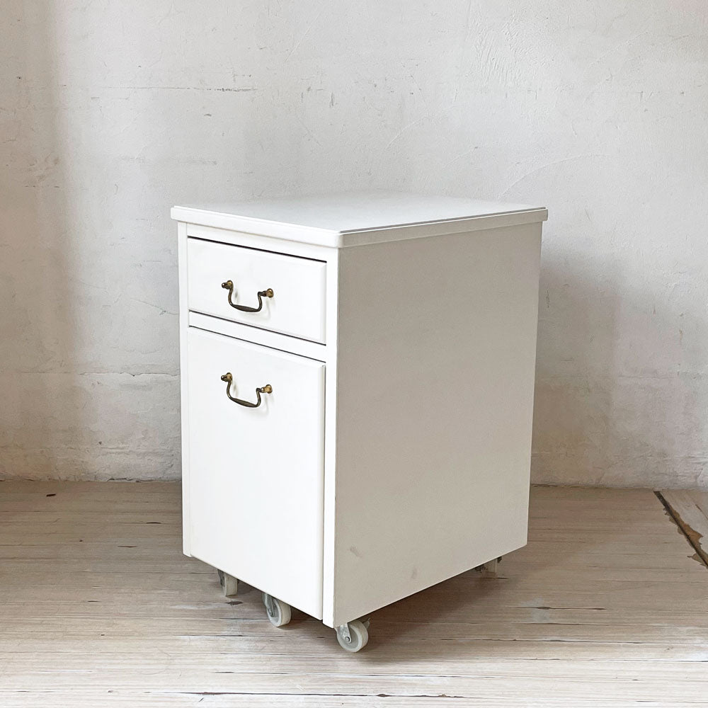 【下北沢店】モモナチュラル MOMO Natural エマ EMMA デスクワゴン デスク袖 キャビネット パイン無垢材 ホワイトペイント 廃盤 買取させていただきました。