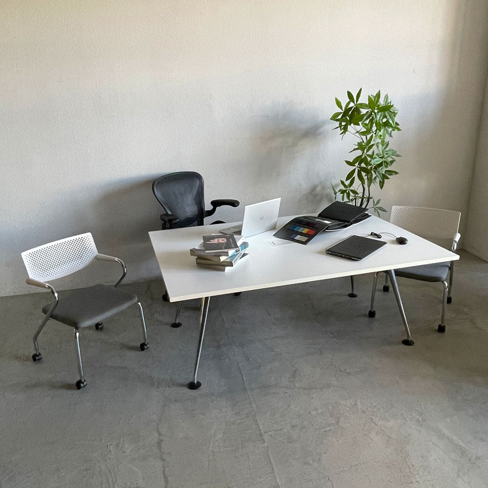 ヴィトラ vitra. メダモルフ MedaMorph カンファレンステーブル Conference Table ミーティングテーブル オフィスデスク 会議用テーブル ワークテーブル 作業デスク ～ イタリアモダンの重鎮A.メダによる機能的なデスク兼テーブル！ ～