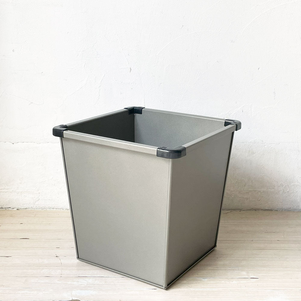 【下北沢店】ビスレー BISLEY スチール製 ダストボックス マガジンラック ゴミ箱 スチール オフィス家具 イギリス 廃番 買取させていただきました。