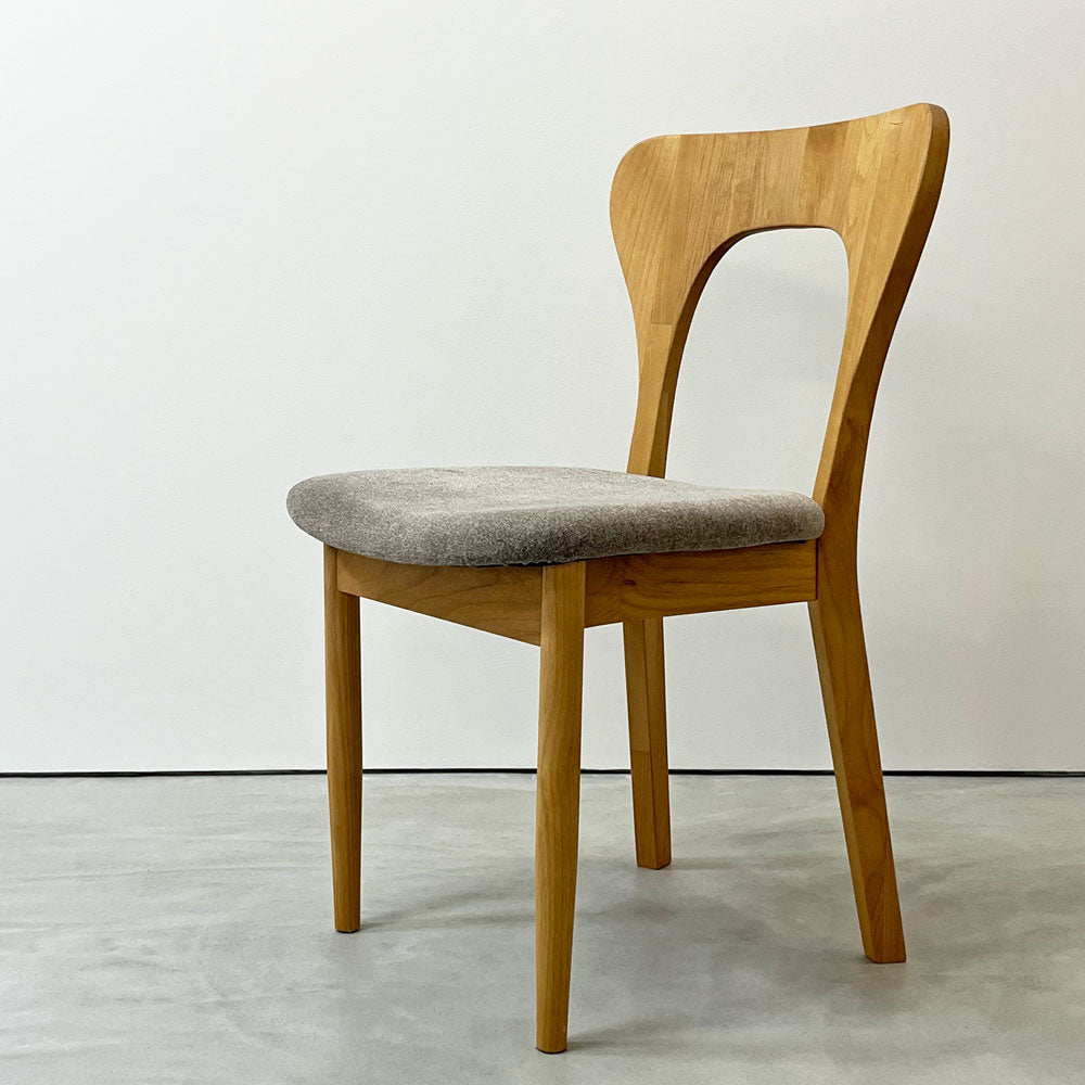 【祖師ヶ谷大蔵店】モモナチュラル MOMO Natural クローバー CLOVER チェア ダイニングチェア チャコール ファブリック ナチュラルデザイン 買取させていただきました。