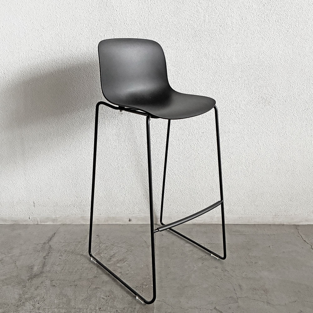 【登戸BASE店】マジス MAGIS トロイ TROY スツール 4-Legs ブラック マルセル・ワンダース Marcel Wanders ハイチェア カウンターチェア 定価￥80,300- iFデザインアワード受賞 イタリアモダン ミニマル 買取させていただきました。